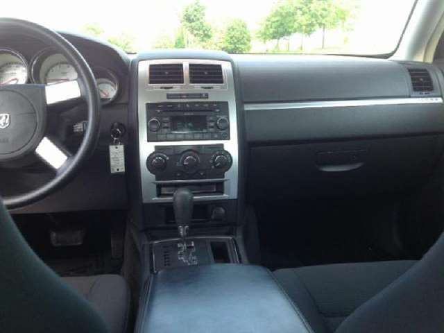 2010 Dodge Charger SXT 4DR Sedan